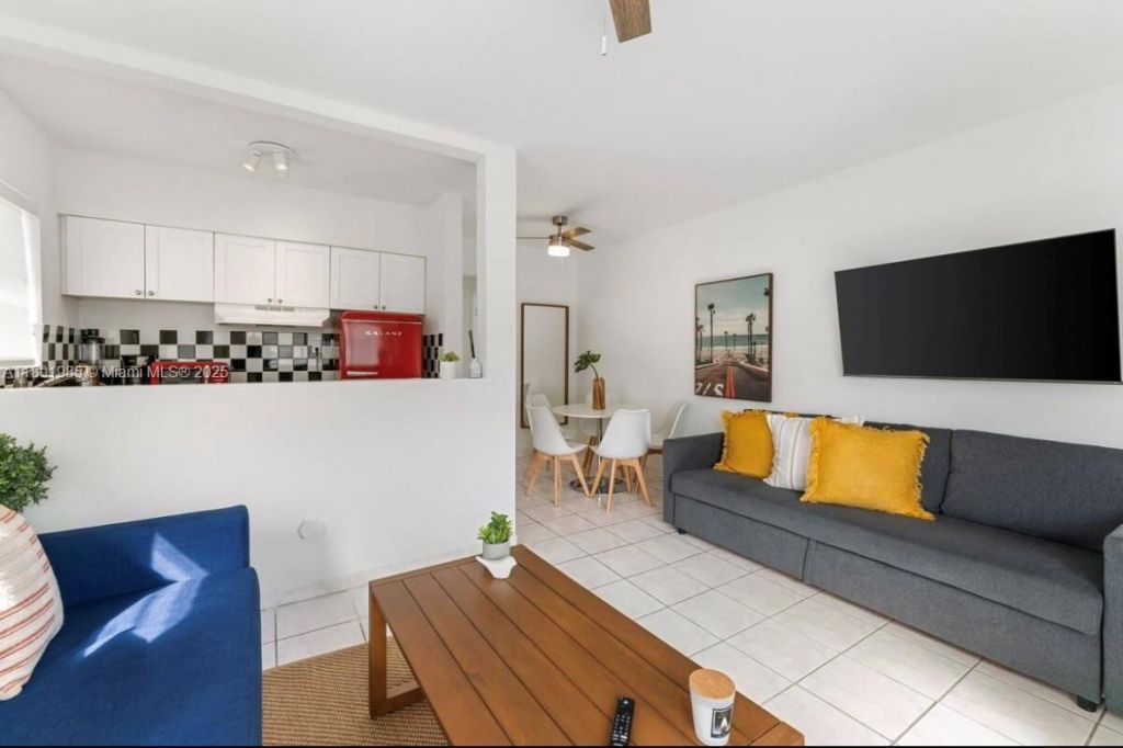 7721 Harding Ave, Unit 8, Miami Beach, FL 33141 Photo