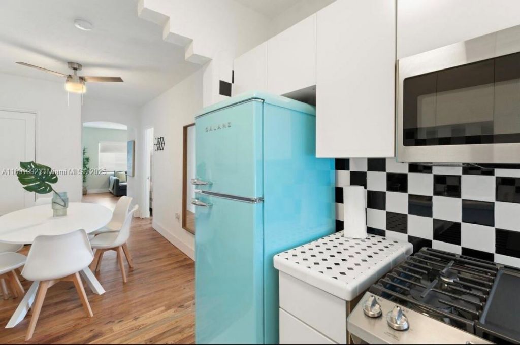 7721 Harding Ave, Unit 4, Miami Beach, FL 33141 Photo