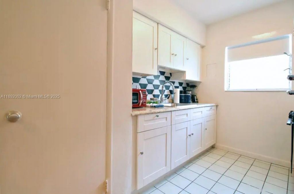 7721 Harding Ave, Unit 9, Miami Beach, FL 33141 Photo