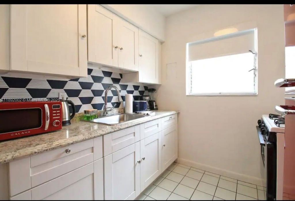 7721 Harding Ave, Unit 9, Miami Beach, FL 33141 Photo
