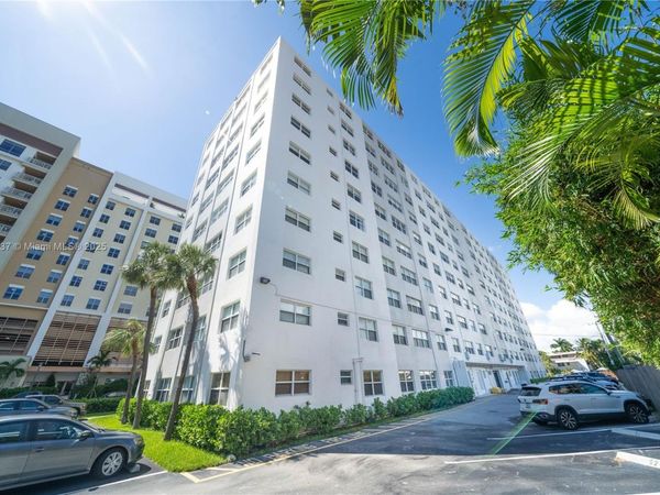2555 NE 11th St, Unit 310, Fort Lauderdale, FL 33304