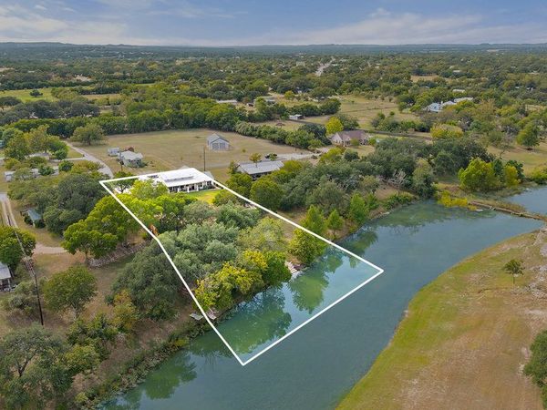 1313 Democrat, Blanco, TX 78606