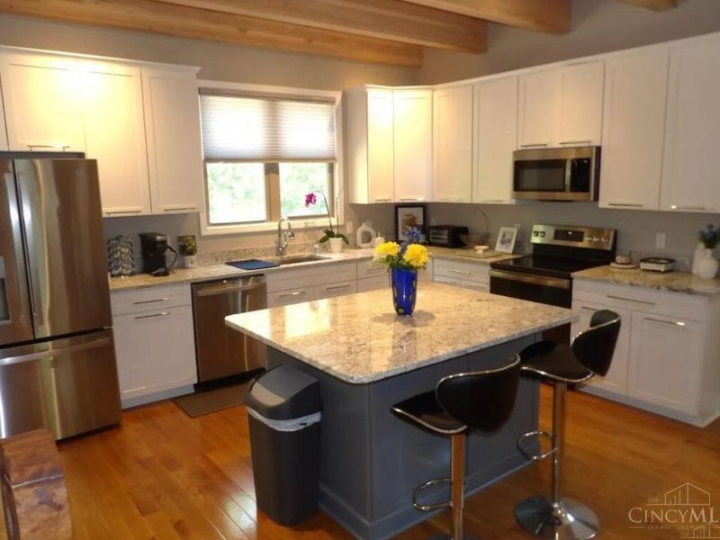 658 Hawthorne Avenue, Cincinnati, OH 45205 Photo 8