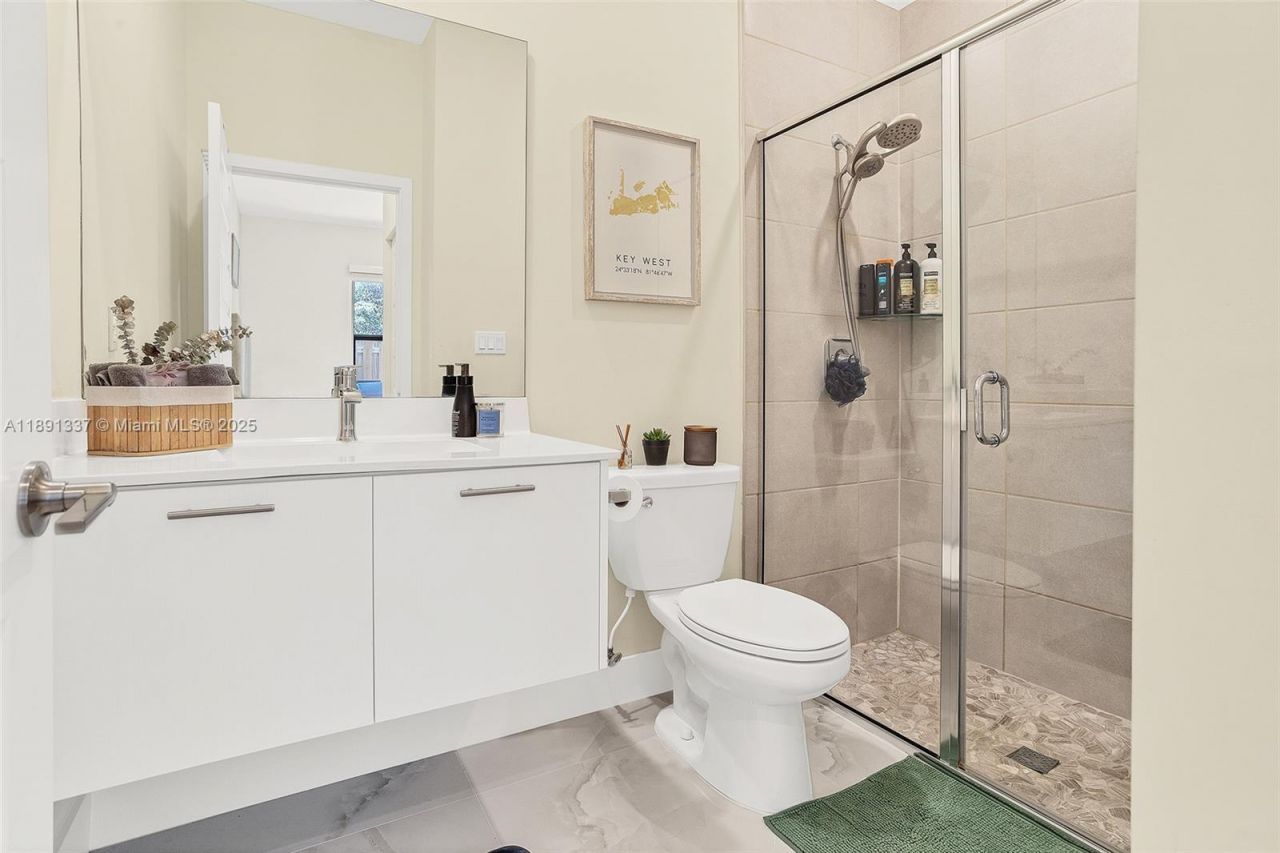 8055 NW 104th Ave, Unit 2, Doral, FL 33178 Photo