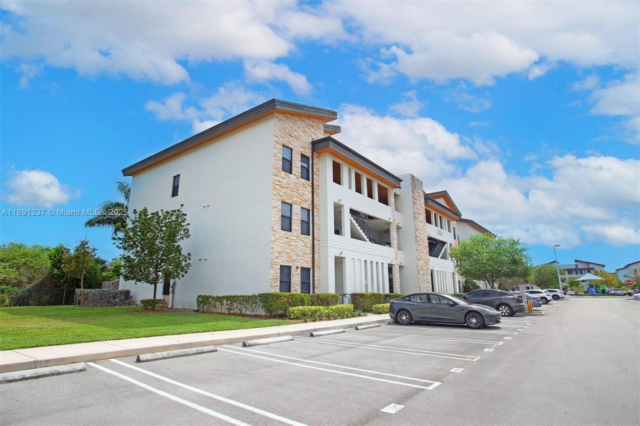 8055 NW 104th Ave, Unit 2, Doral, FL 33178 Photo