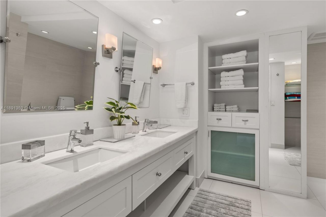 101 Crandon Blvd, Unit 379, Key Biscayne, FL 33149 Photo