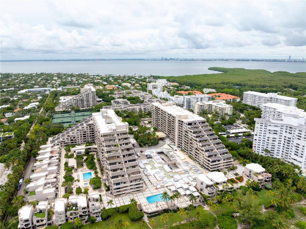 101 Crandon Blvd, Unit 379, Key Biscayne, FL 33149 Photo