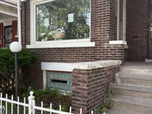 7744 S Rhodes Avenue, Chicago, IL 60619