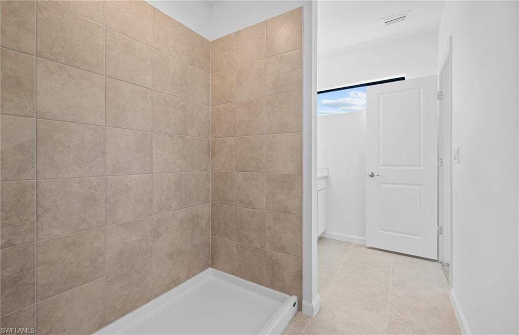 1624 Lake Jessup Cir, Cape Coral, FL 33909 Photo