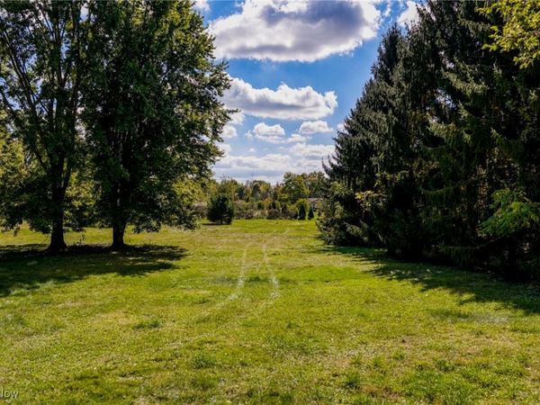 734 Barlow Road, Hudson, OH 44236