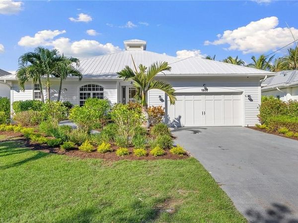 1900 Sandpiper ST, NAPLES, FL 34102