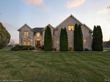 13065 White Oaks, Argentine Twp, MI 48436