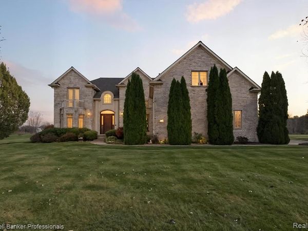 13065 White Oaks, Argentine Twp, MI 48436