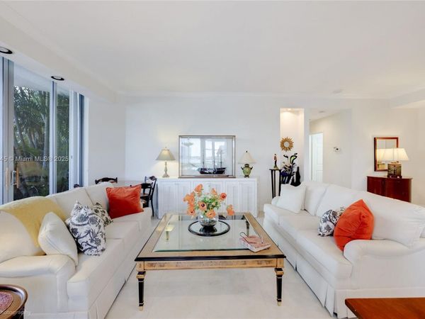 3530 Mystic Pointe Dr, Unit 101, Aventura, FL 33180