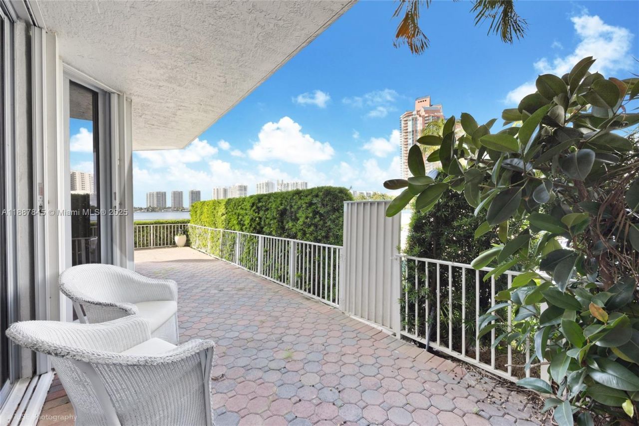 3530 Mystic Pointe Dr, Unit 101, Aventura, FL 33180 Photo