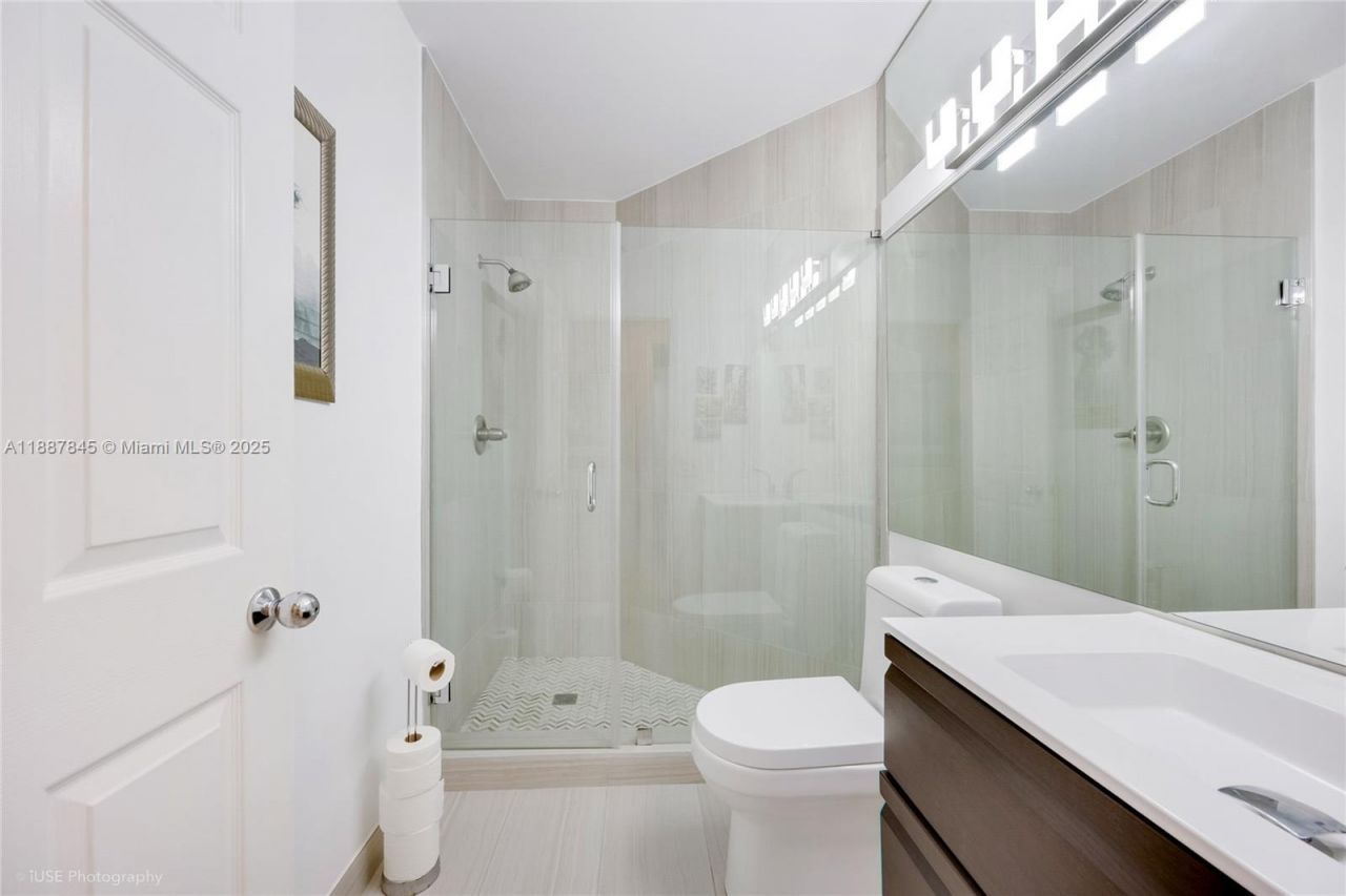 3530 Mystic Pointe Dr, Unit 101, Aventura, FL 33180 Photo