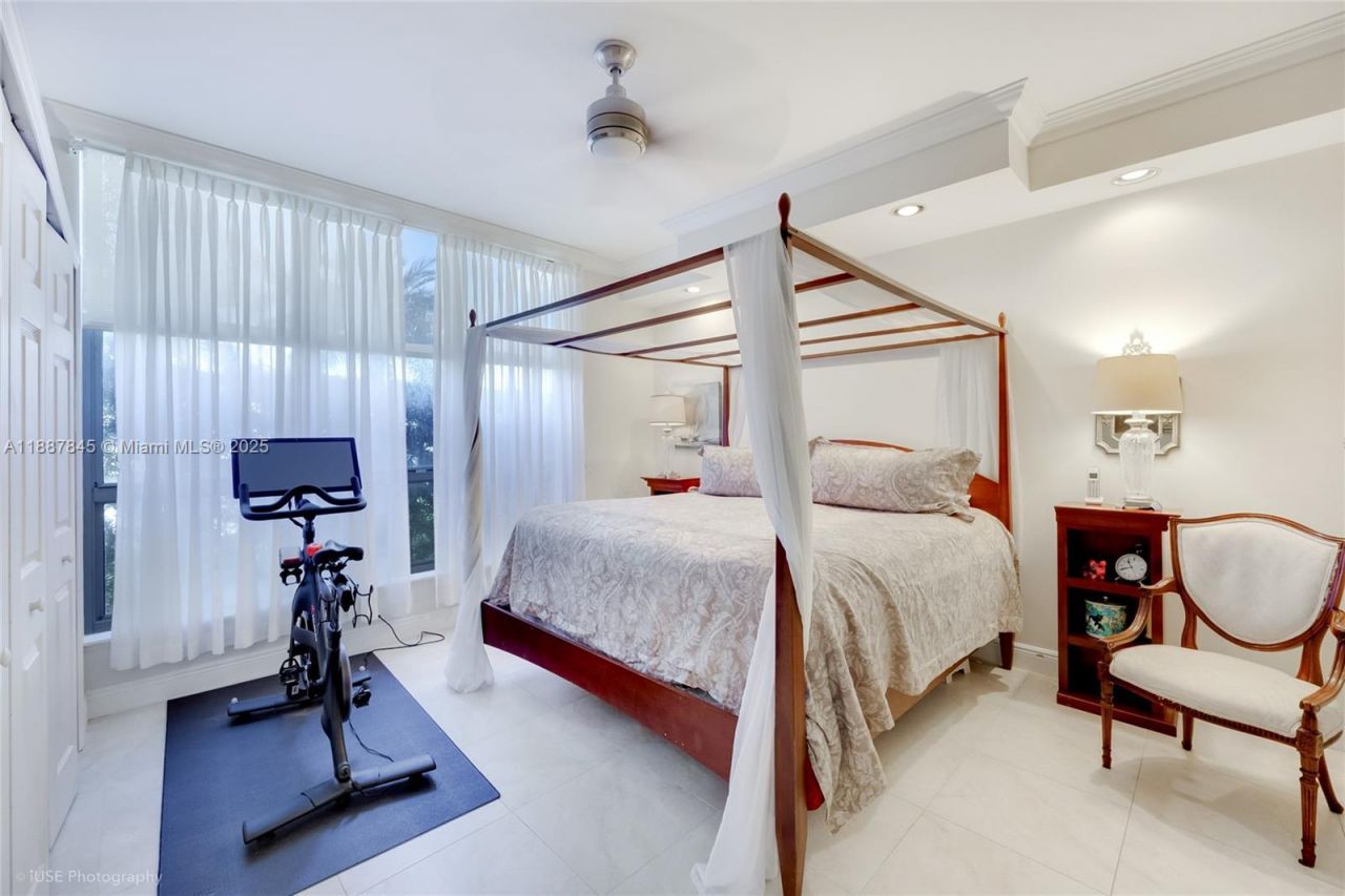 3530 Mystic Pointe Dr, Unit 101, Aventura, FL 33180 Photo