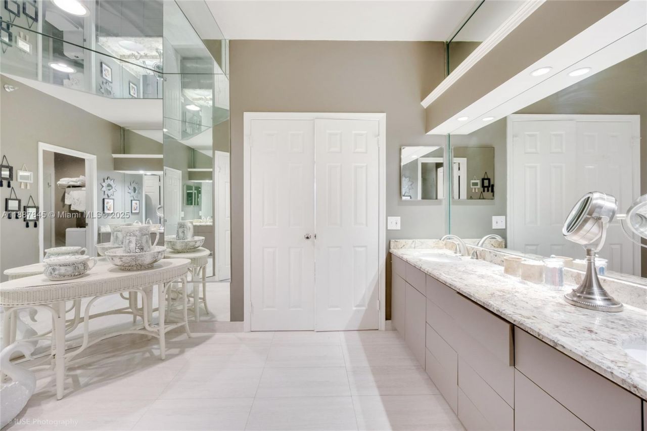 3530 Mystic Pointe Dr, Unit 101, Aventura, FL 33180 Photo