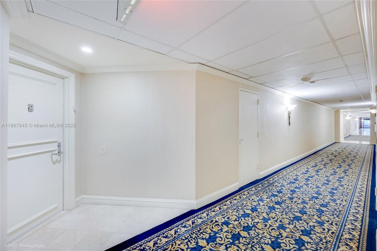 3530 Mystic Pointe Dr, Unit 101, Aventura, FL 33180 Photo