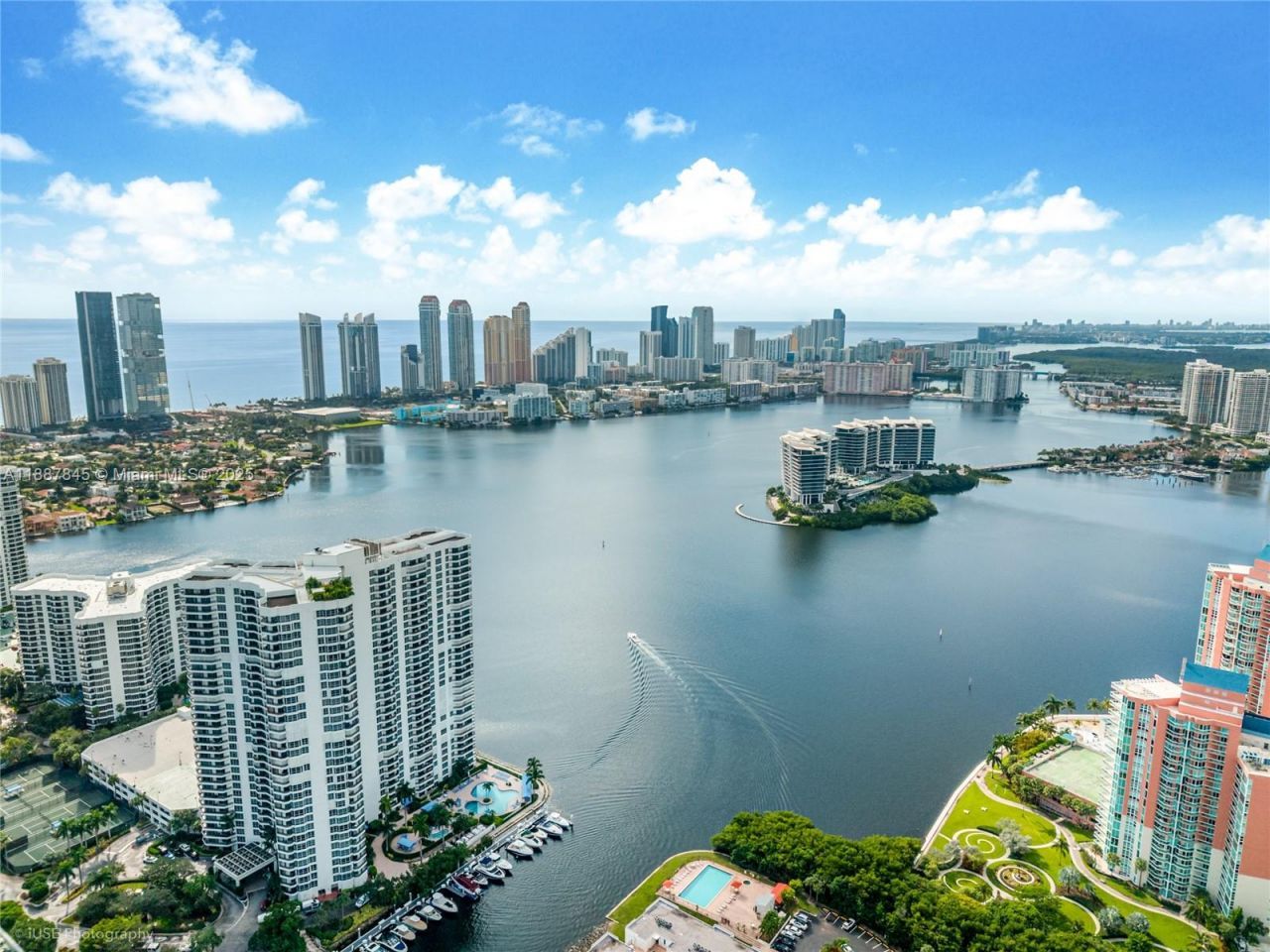 3530 Mystic Pointe Dr, Unit 101, Aventura, FL 33180 Photo