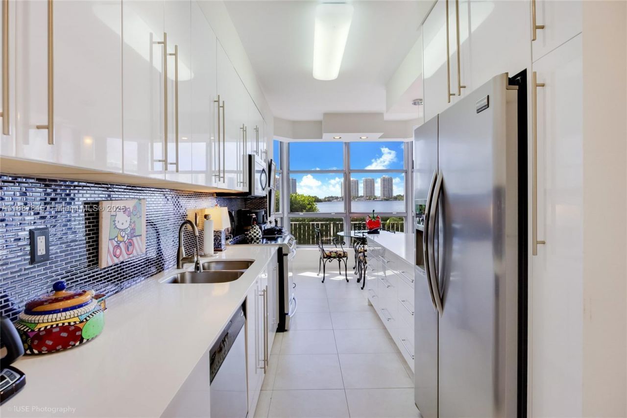 3530 Mystic Pointe Dr, Unit 101, Aventura, FL 33180 Photo