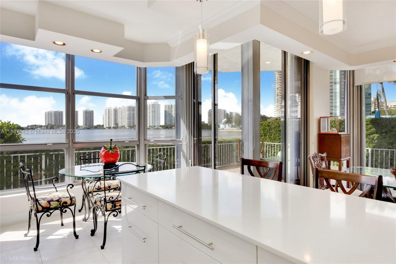 3530 Mystic Pointe Dr, Unit 101, Aventura, FL 33180 Photo