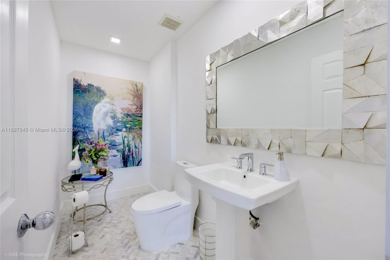 3530 Mystic Pointe Dr, Unit 101, Aventura, FL 33180 Photo