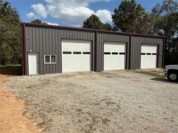 1813 Private Road 8650, West Plains, MO 65775