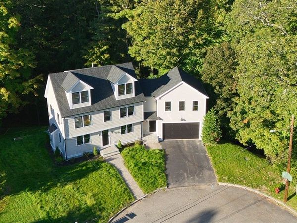 6 Ivy Cir, Winchester, MA 01890