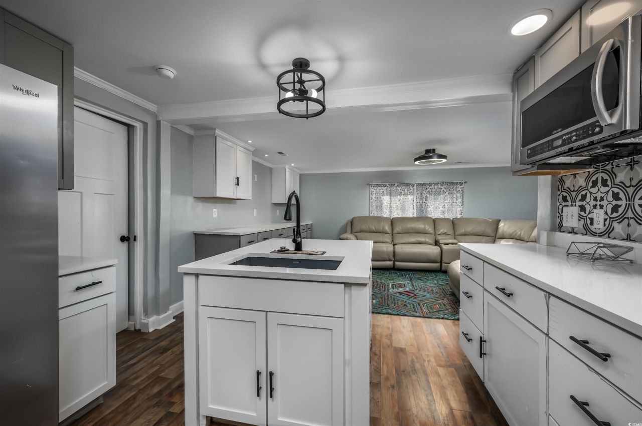 6135 Red Bluff Rd. Photo 9