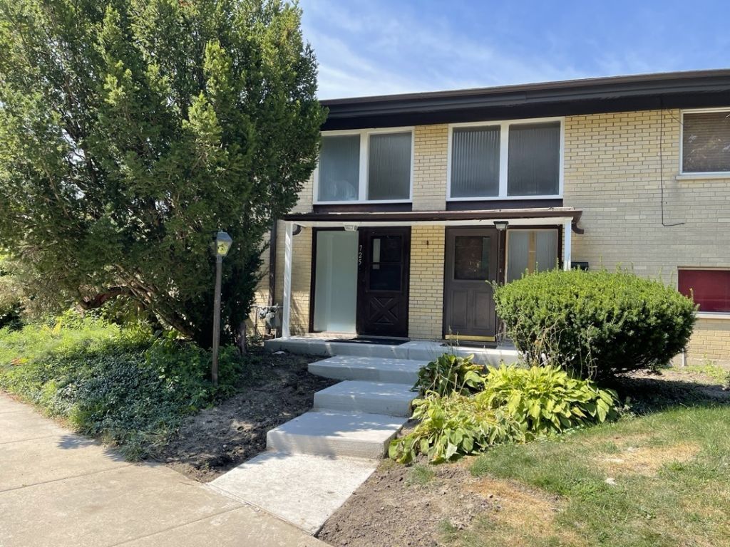 725 Hibbard Road, Wilmette, IL 60091 Main Photo