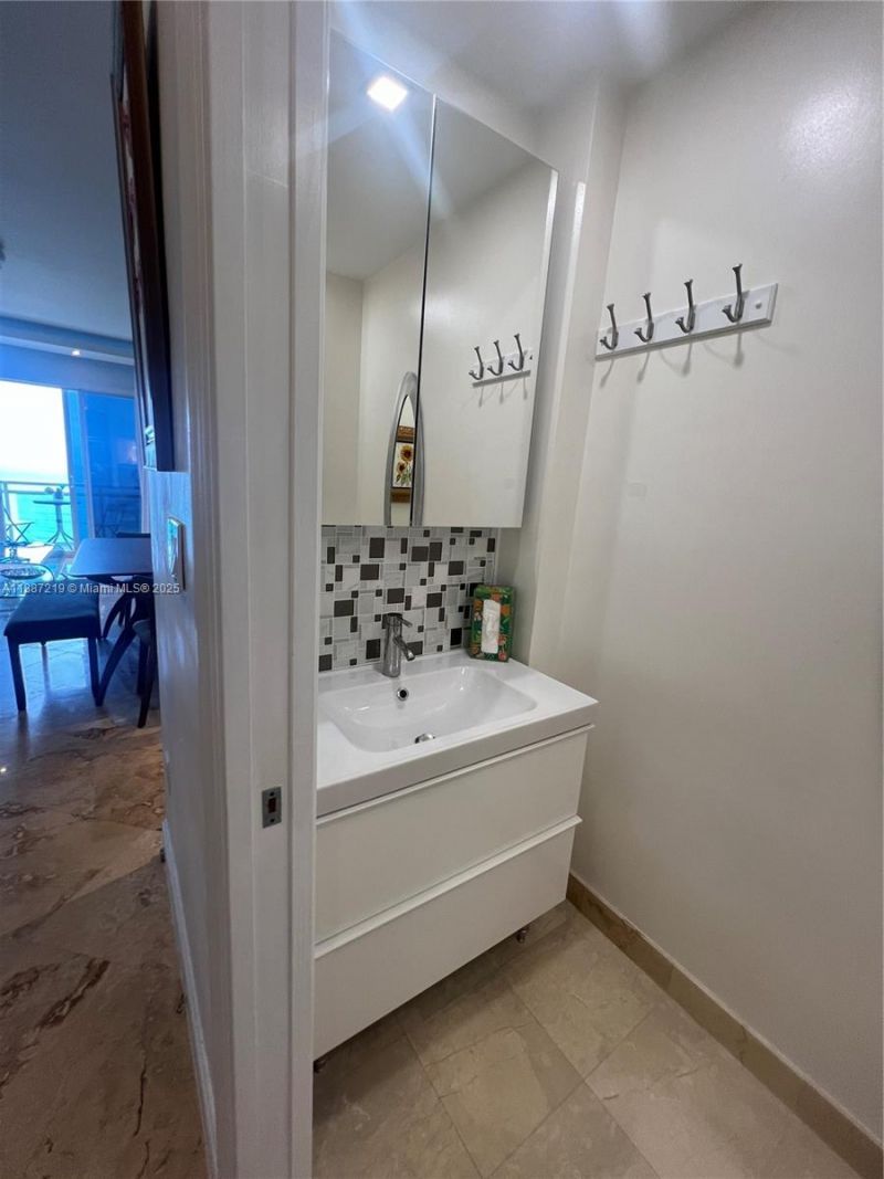 6917 Collins Ave, Unit PH09, Miami Beach, FL 33141 Photo
