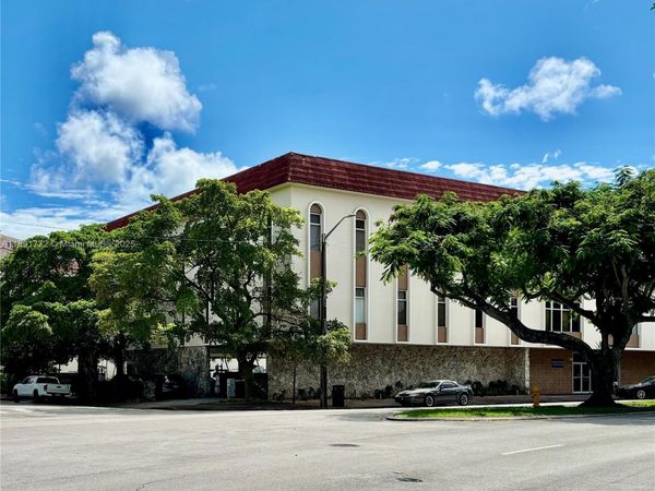 717 Ponce De Leon Blvd, Unit 328, Coral Gables, FL 33134