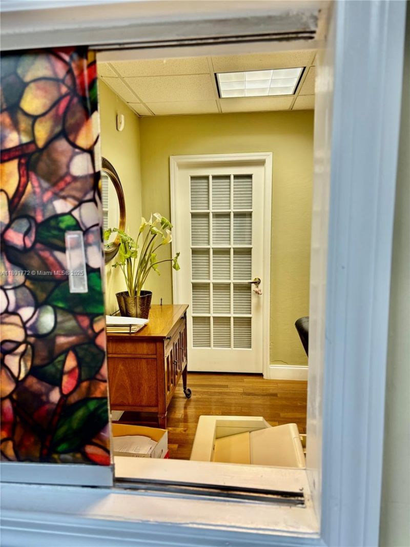 717 Ponce De Leon Blvd, Unit 328, Coral Gables, FL 33134 Photo