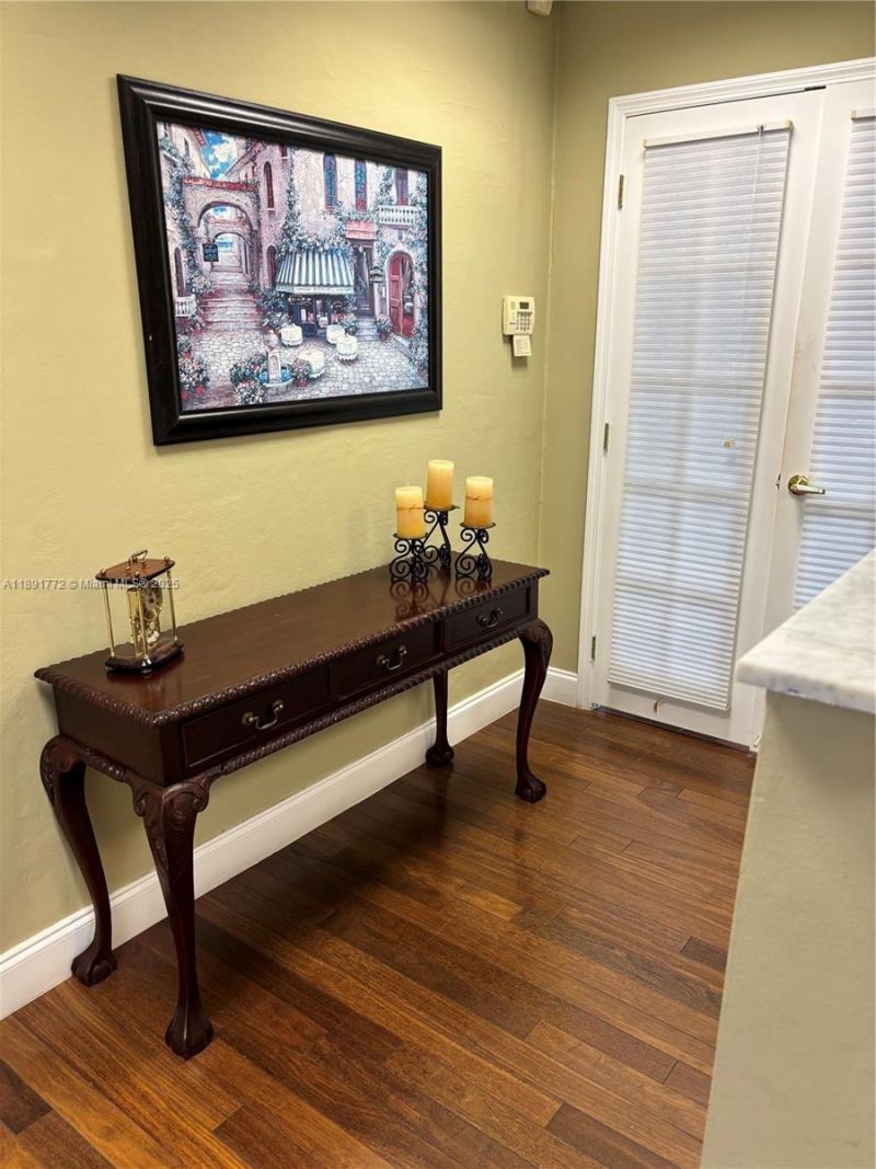 717 Ponce De Leon Blvd, Unit 328, Coral Gables, FL 33134 Photo