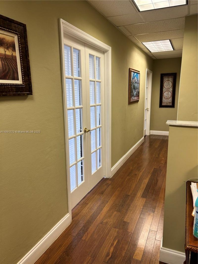 717 Ponce De Leon Blvd, Unit 328, Coral Gables, FL 33134 Photo