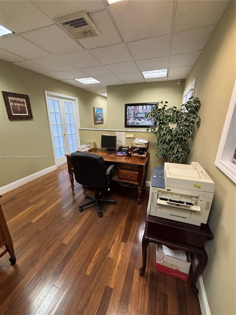 717 Ponce De Leon Blvd, Unit 328, Coral Gables, FL 33134 Photo