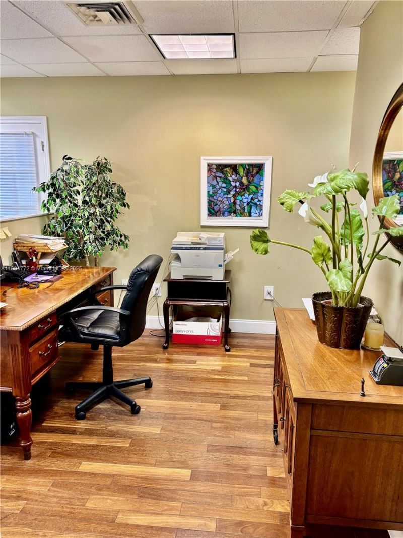 717 Ponce De Leon Blvd, Unit 328, Coral Gables, FL 33134 Photo