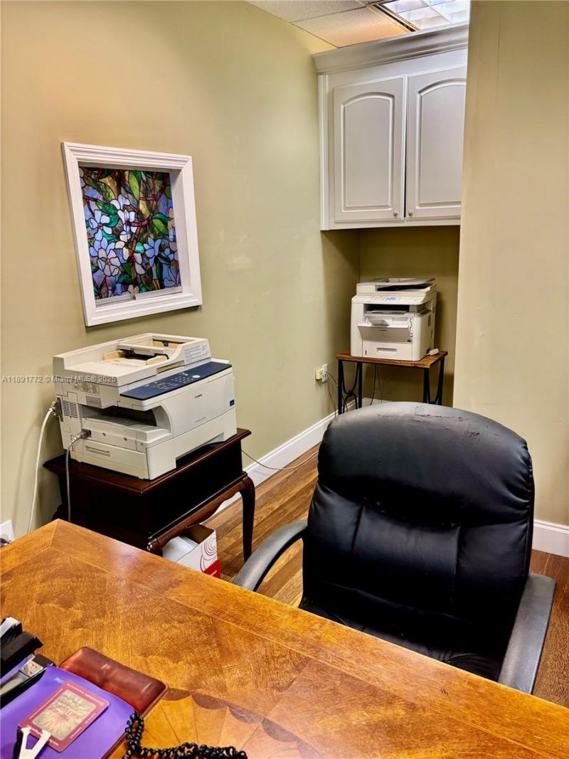 717 Ponce De Leon Blvd, Unit 328, Coral Gables, FL 33134 Photo