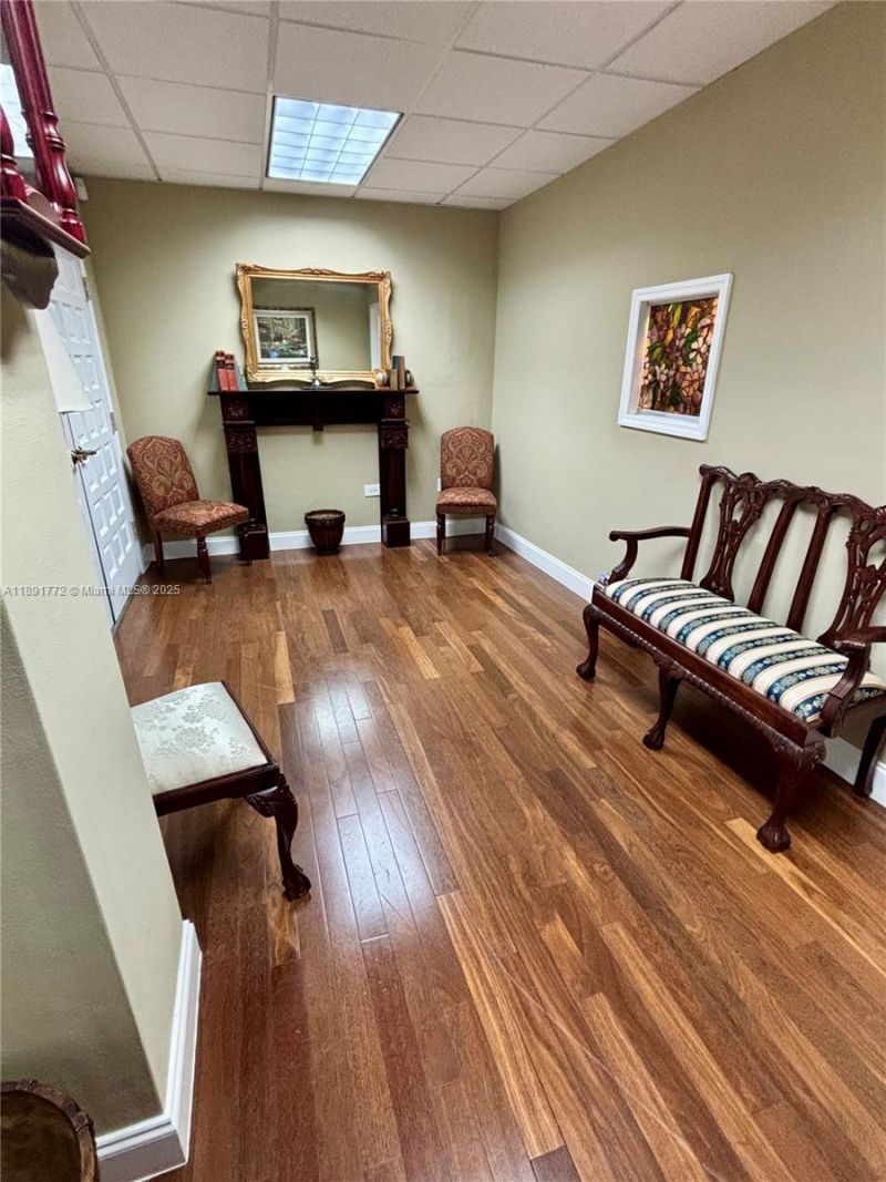 717 Ponce De Leon Blvd, Unit 328, Coral Gables, FL 33134 Photo