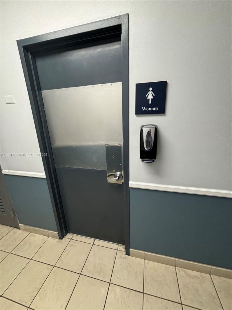 717 Ponce De Leon Blvd, Unit 328, Coral Gables, FL 33134 Photo