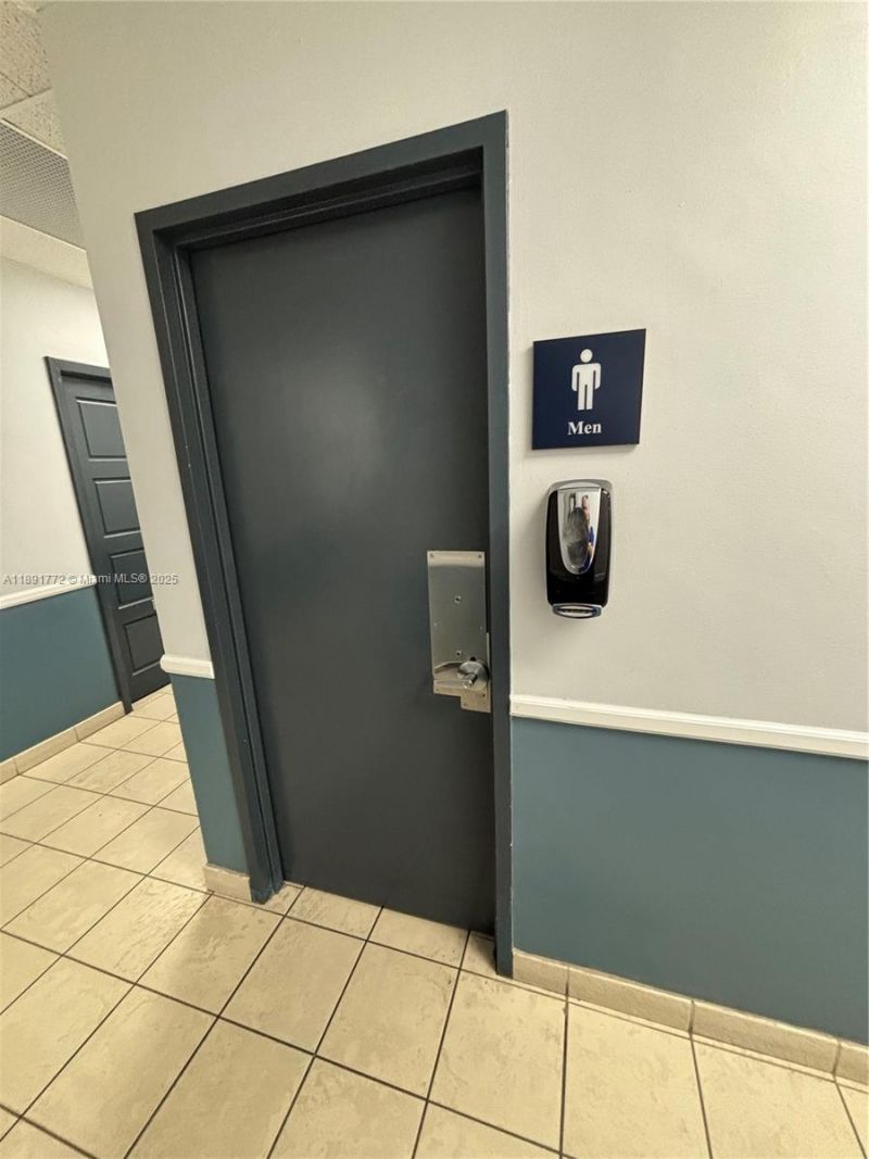 717 Ponce De Leon Blvd, Unit 328, Coral Gables, FL 33134 Photo