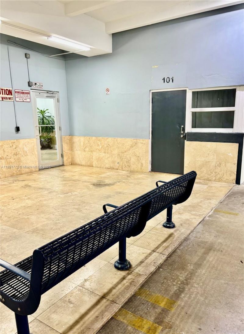 717 Ponce De Leon Blvd, Unit 328, Coral Gables, FL 33134 Photo