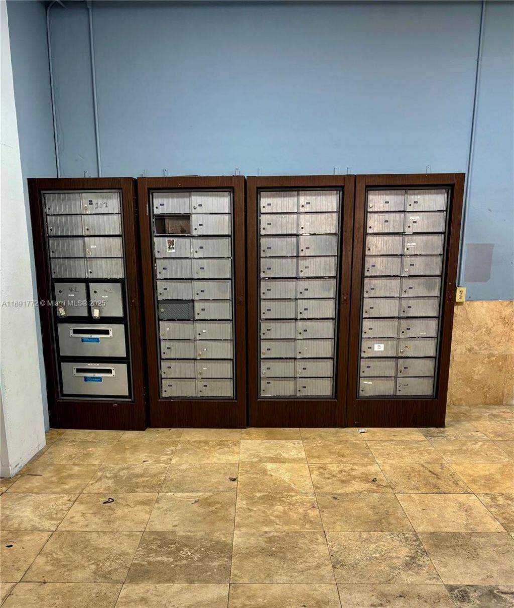 717 Ponce De Leon Blvd, Unit 328, Coral Gables, FL 33134 Photo