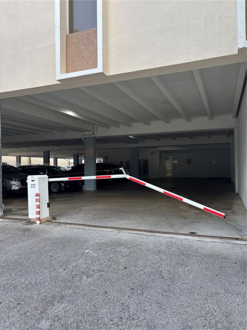 717 Ponce De Leon Blvd, Unit 328, Coral Gables, FL 33134 Photo