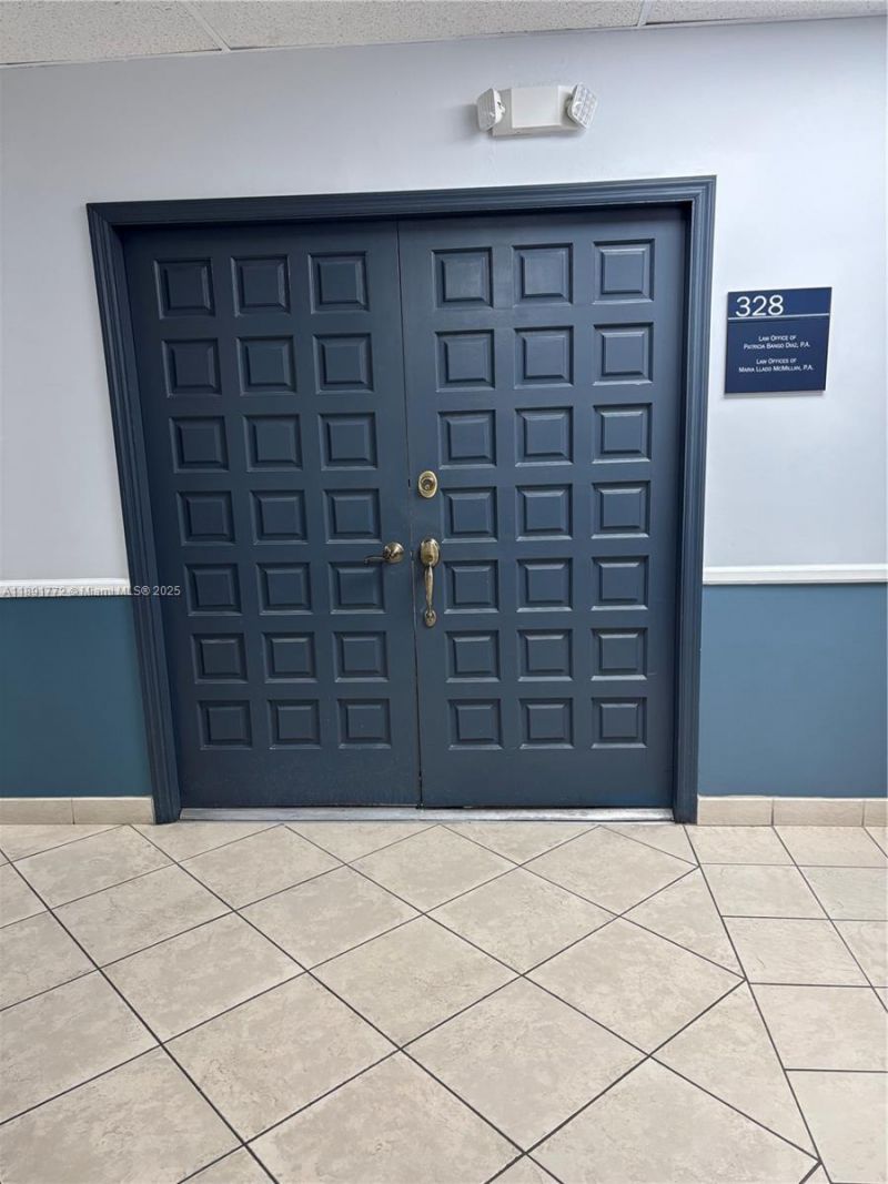 717 Ponce De Leon Blvd, Unit 328, Coral Gables, FL 33134 Photo