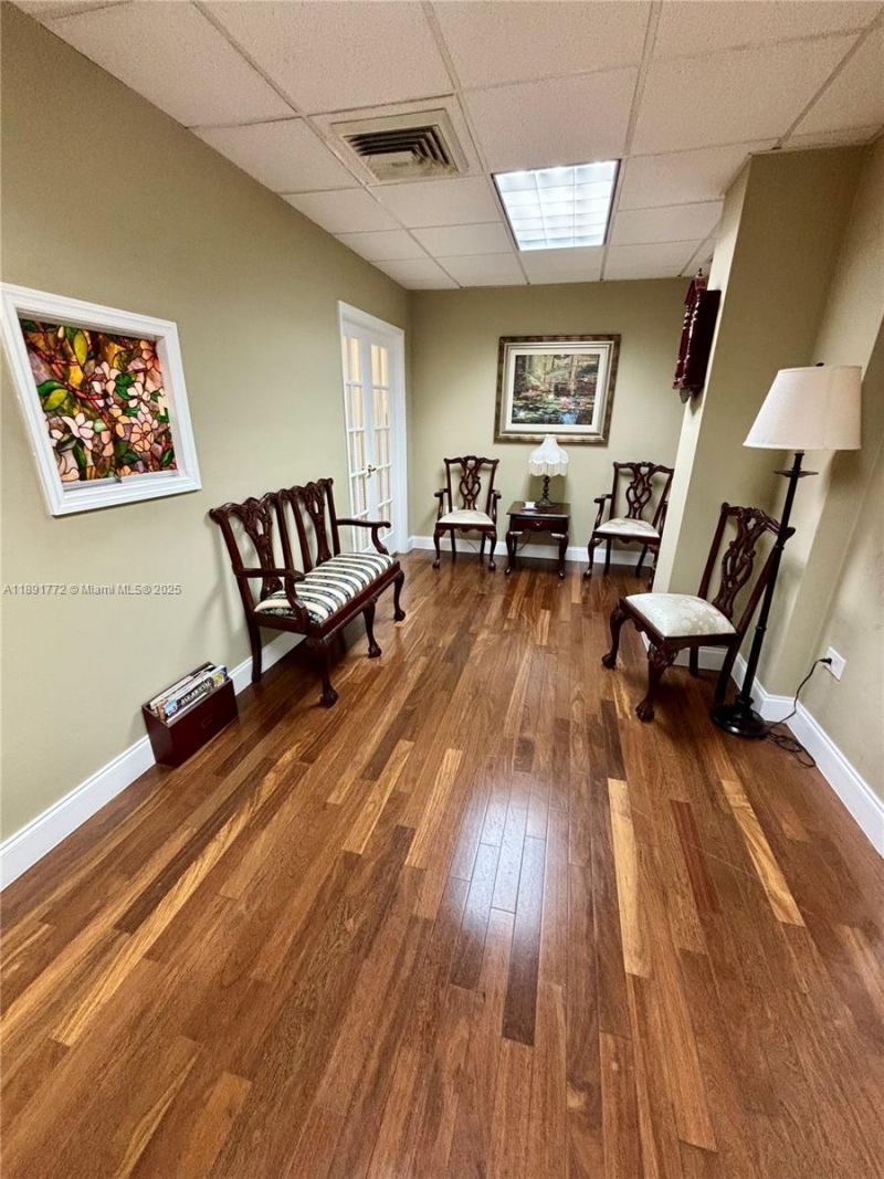 717 Ponce De Leon Blvd, Unit 328, Coral Gables, FL 33134 Photo