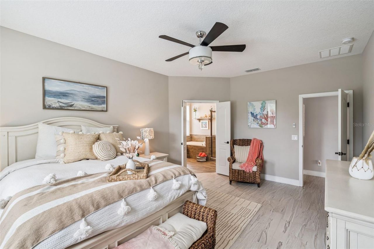 2496 Plumadore Drive, Grand Island, FL 32735 Photo