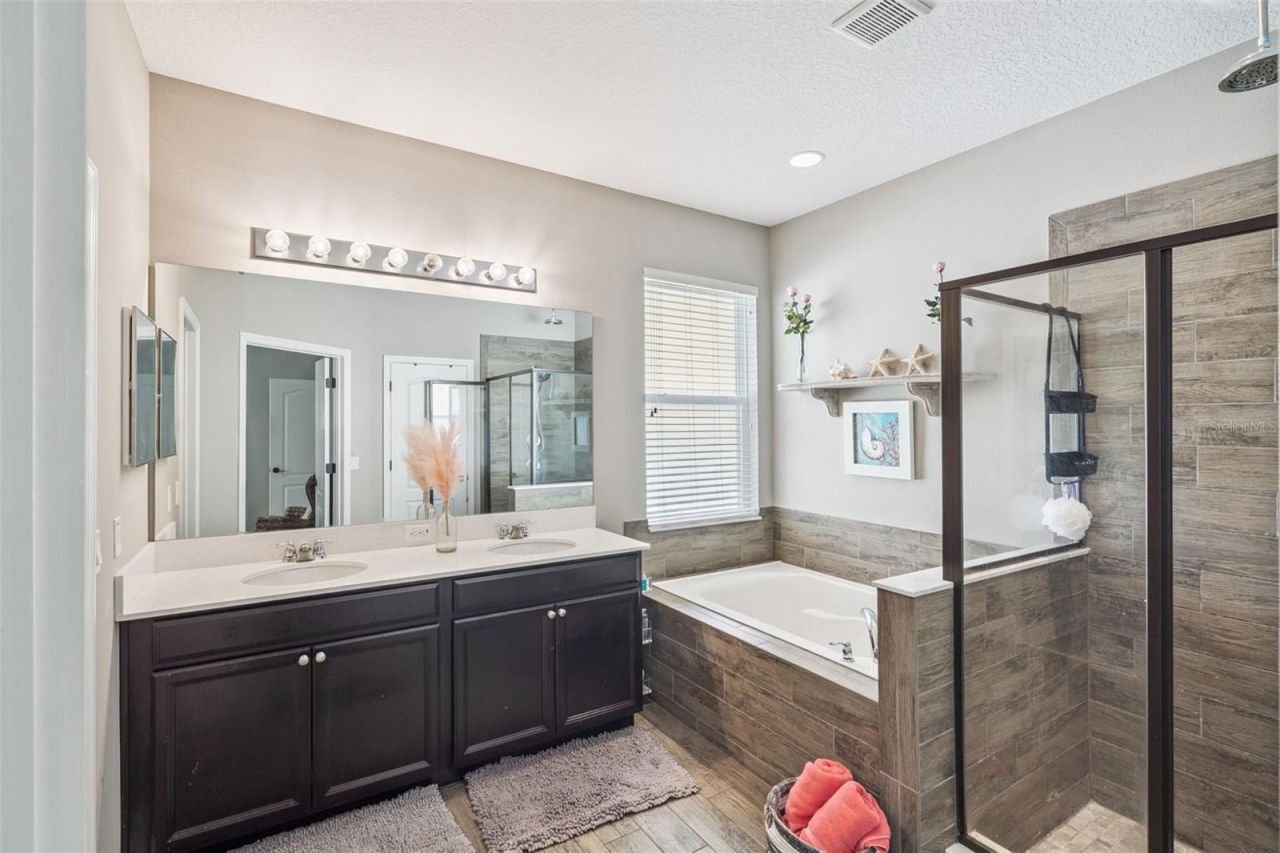 2496 Plumadore Drive, Grand Island, FL 32735 Photo