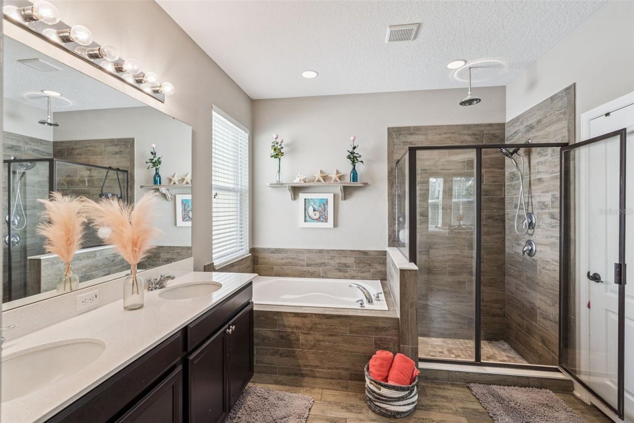 2496 Plumadore Drive, Grand Island, FL 32735 Photo